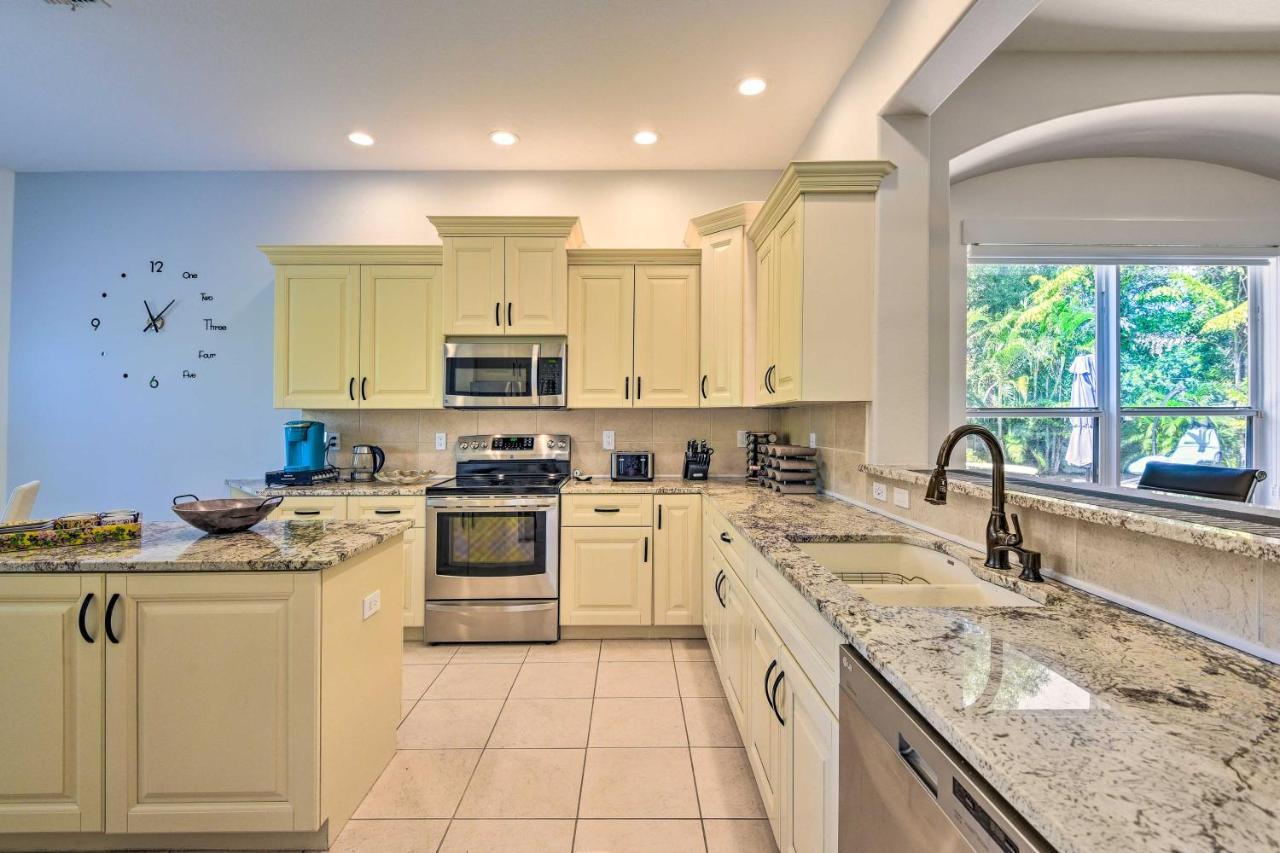 Sun-Soaked Sarasota Oasis With Pool And Hot Tub! 빌라 외부 사진