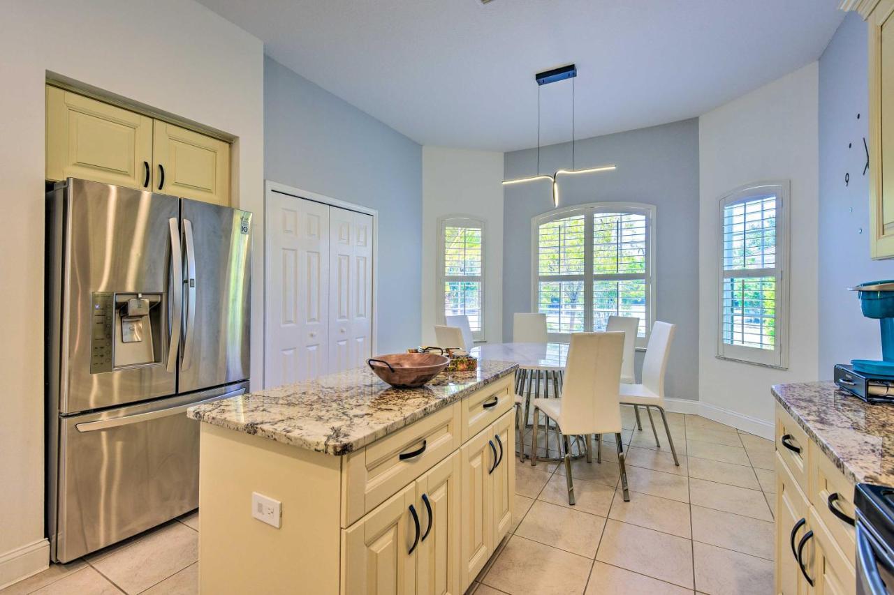 Sun-Soaked Sarasota Oasis With Pool And Hot Tub! 빌라 외부 사진