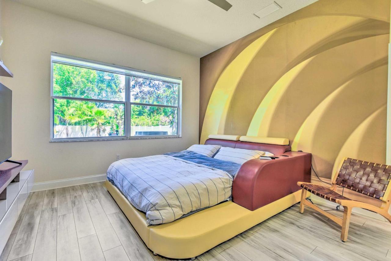 Sun-Soaked Sarasota Oasis With Pool And Hot Tub! 빌라 외부 사진