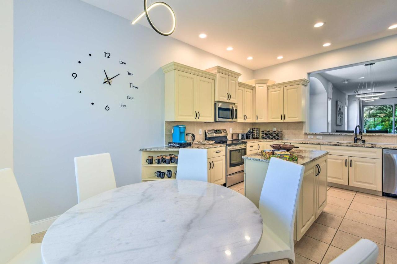 Sun-Soaked Sarasota Oasis With Pool And Hot Tub! 빌라 외부 사진