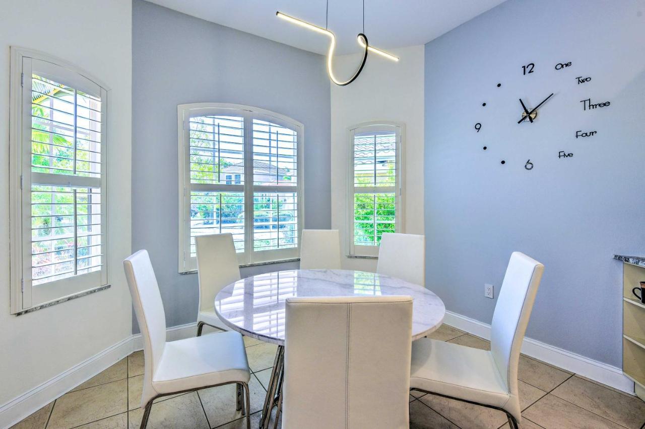 Sun-Soaked Sarasota Oasis With Pool And Hot Tub! 빌라 외부 사진