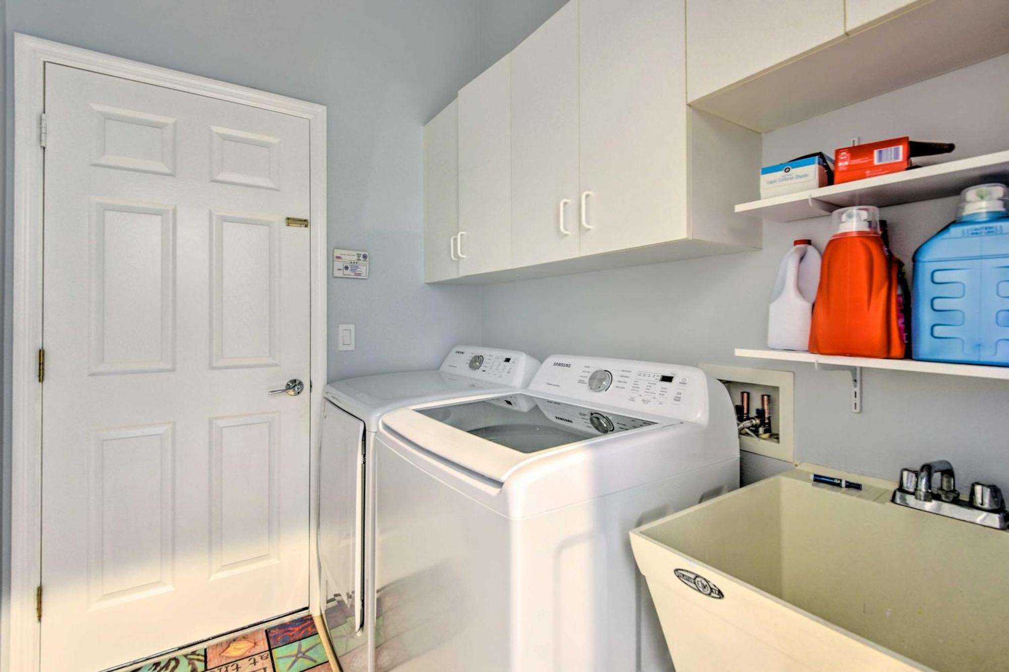 Sun-Soaked Sarasota Oasis With Pool And Hot Tub! 빌라 외부 사진