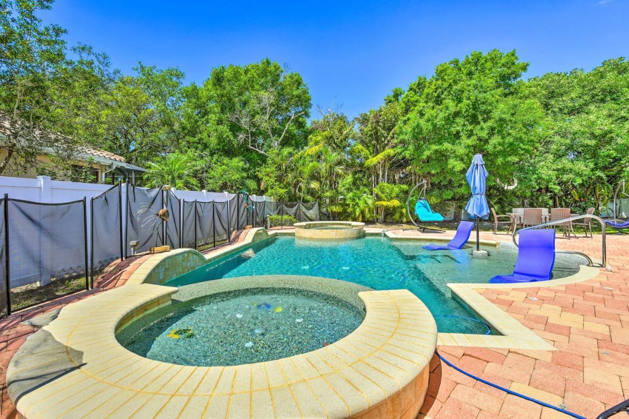 Sun-Soaked Sarasota Oasis With Pool And Hot Tub! 빌라 외부 사진